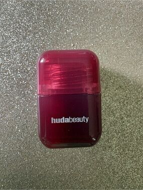 HUDA Black Cherry Blush Filter Mini Size
